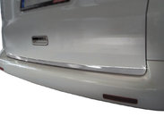 Volkswagen T5 Caravelle 2004–2010 Zaščitna letev roba prtljažnika (nerjaveče jeklo) fotografija 1