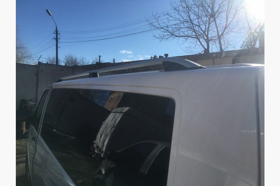 Volkswagen T5 Multivan 2003–2010 Strešne vzdolžne letve CROWN (mat siva) Fotografija 6