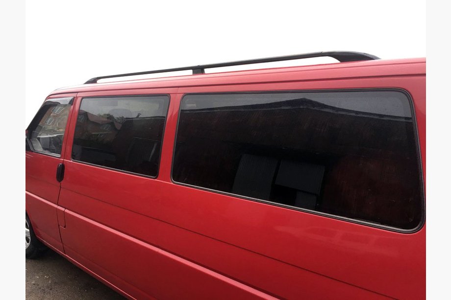 Volkswagen T4 Transporter 1990–2003 Črni strešni relingi Image