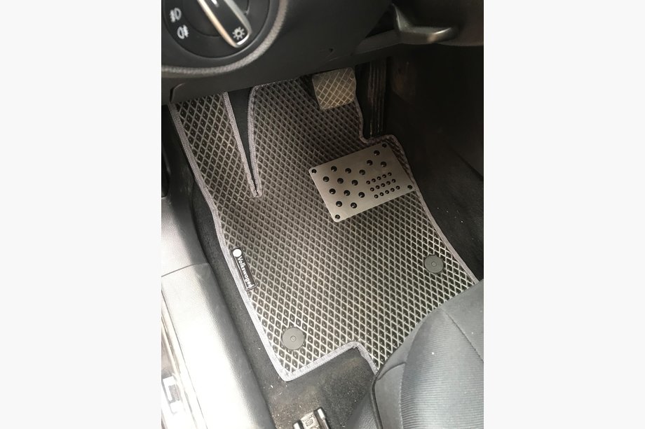 Volkswagen Sharan 2010–2023 Poliuretanske preproge (2. vrsta, EVA, črne) Fotografija 1