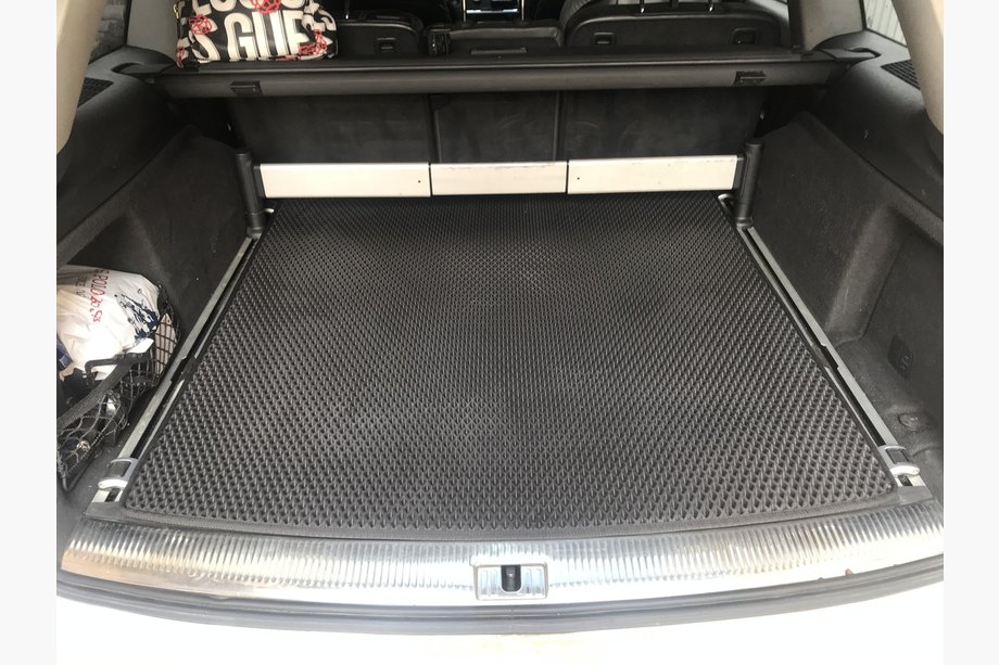 Audi Q7 2005–2015 Prtljažna preproga (EVA, črna) (5 sedežev) Fotografija 1