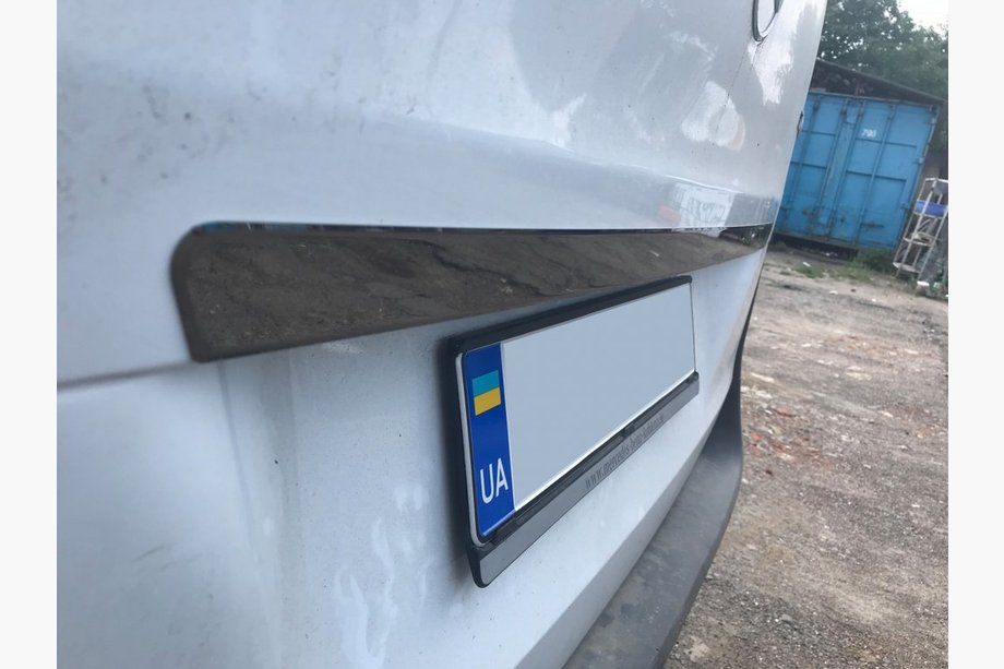Mercedes Vito/V-razred W447 2014– Letvica nad registrsko tablico BlackChrome (nerjaveče jeklo) Image