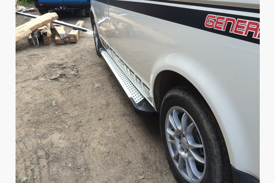 Volkswagen T5 Transporter 2003–2010 Stranske stopnice Allmond Grey (2 kos, aluminij) Image