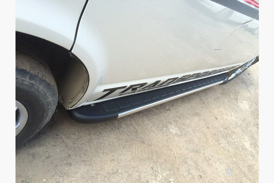 Volkswagen T5 Transporter 2003–2010 Stranske stopnice Duru (2 kos, aluminij) Image