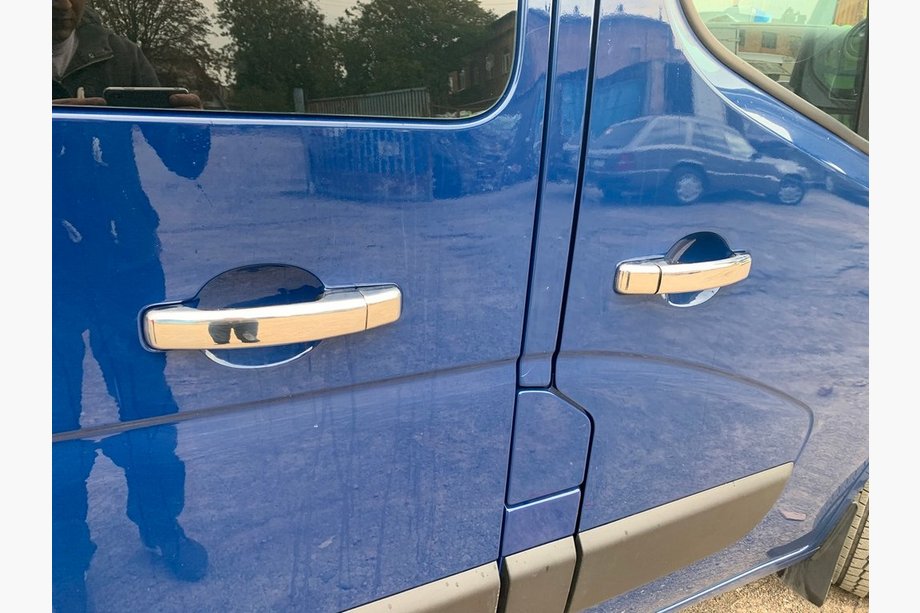 Renault Trafic 2015– Kromirane obloge kljuk vrat (4 kosi) 1 odprtina, Carmos – kromirana plastika Image