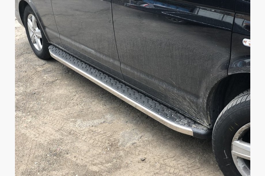 Volkswagen T6 2015–2024 Stranske stopnice BlackLine (2 kos, aluminij) Image