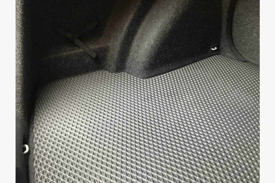 Volkswagen Jetta 2011–2018 Podloga prtljažnika (EVA, črna) Image