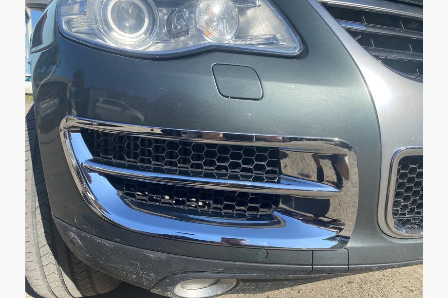 Volkswagen Touareg 2002–2010 Obrobe meglenk 2008-2010 (2 kos, plastika) Image
