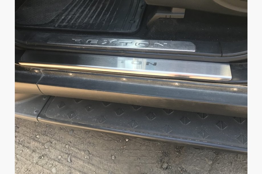 SsangYong Rexton I 2001–2017 Nerjaveče letve pragov Nataniko (4 kosi) Image