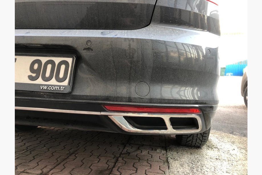 Volkswagen Passat B8 2015–2023 Pokrovi zaključkov izpuha Carmos SD/SW (2019+, 3 kosi, nerjaveče jeklo) Image