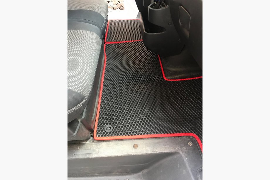 Renault Master 2011–2023 EVA avtomobilske preproge (črne) Image