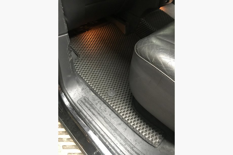 Volkswagen Touareg 2002–2010 EVA avtomobilske preproge (črne) Fotografija 1