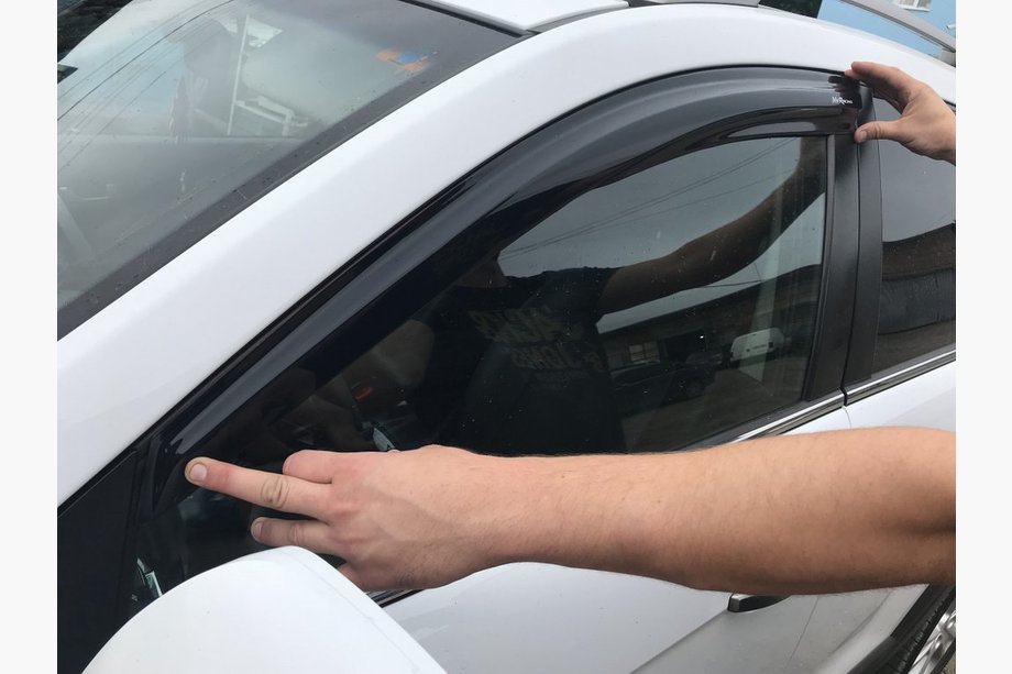 Opel Antara 2006–2017 Vetrni deflektorji za okna črni (4 kosi, MyRacing) Image