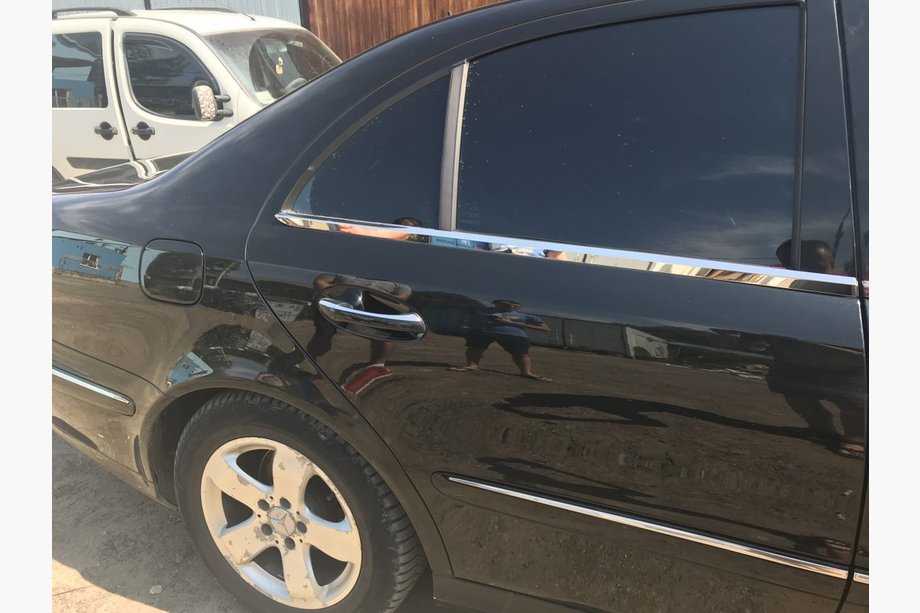 Mercedes E-class W211 2002–2009 Zunanje okrasne letve okoli stekel (inox) SD, Carmos - turško jeklo (4 kosi) Fotografija 6
