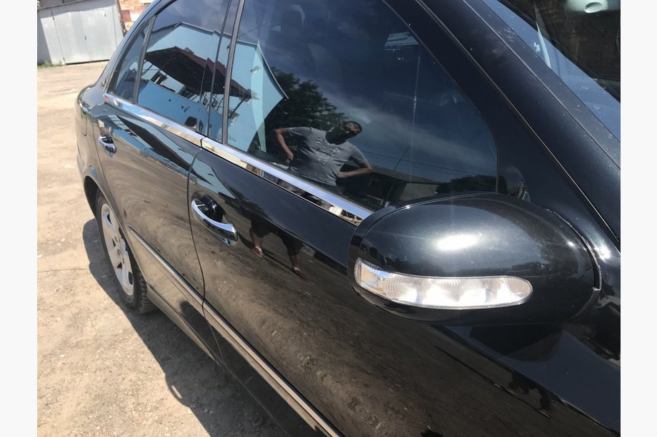 Mercedes E-class W211 2002–2009 Zunanje okrasne letve okoli stekel (inox) SD, Carmos - turško jeklo (4 kosi) Fotografija 2