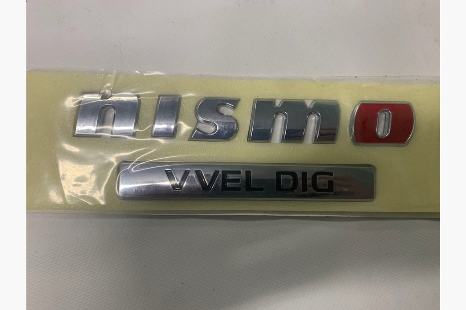 Nissan Patrol Y62 2010–2024 Emblem Nismo Image