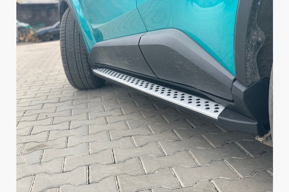 Toyota C-HR 2016–2023 Bočni pragovi Original V1 (2 kos, aluminijasti) Image
