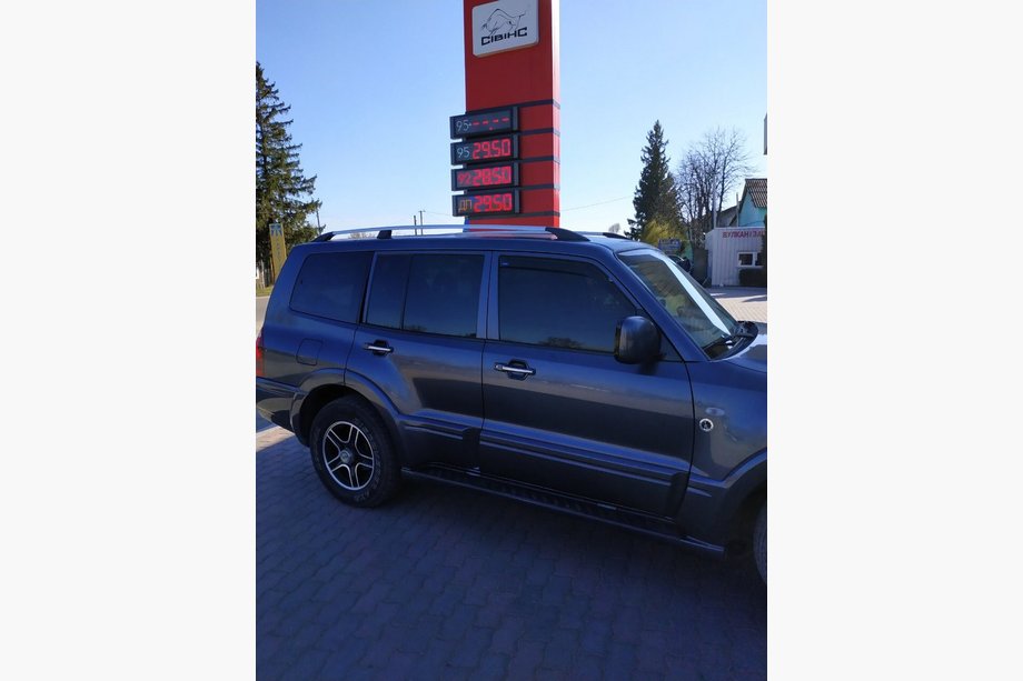 Mitsubishi Pajero Wagon IV 2006–2021 Kromirane strešne vzdolžne letve (relingi), turški dizajn (2 kosa) Image