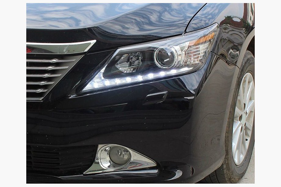 Toyota Camry 2011–2017 Sprednji LED žarometi (2 kosa) Image