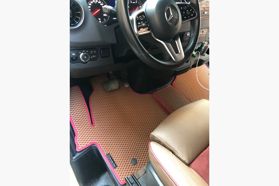 Mercedes Sprinter W907/W910 2018– EVA avtomobilske preproge (opečnati vzorec) Image