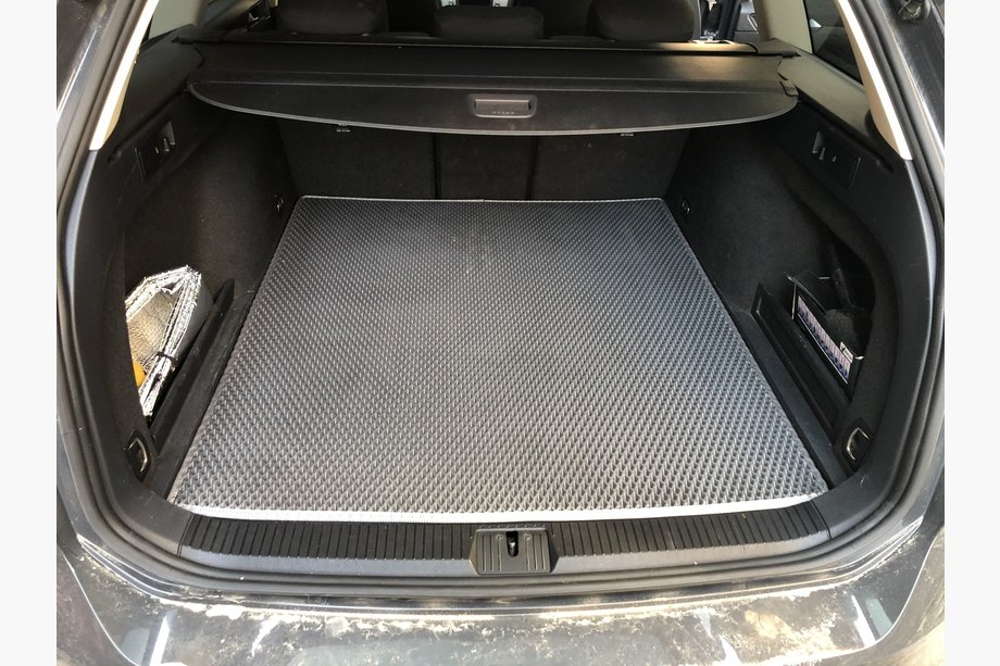Volkswagen Passat B8 2015–2023 Prtljažna preproga (EVA, črna) SW Image