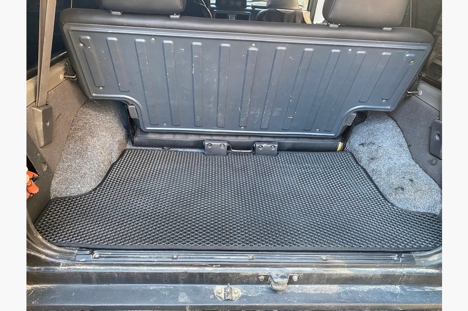 Nissan Patrol Y60 1988–1997 Kratka preproga za prtljažnik (EVA, črna) Image
