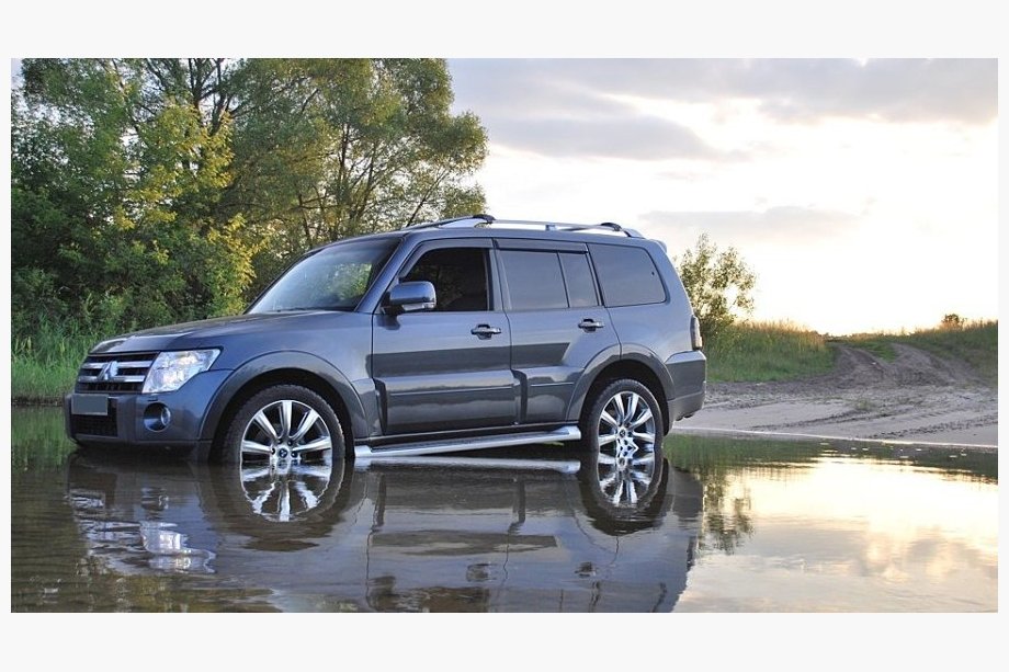 Mitsubishi Pajero Wagon IV 2006–2021 Vetrni deflektorji oken (4 kosi, Cobra) Image