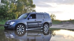Mitsubishi Pajero Wagon IV 2006–2021 Vetrni deflektorji oken (4 kosi, Cobra) fotografija 1