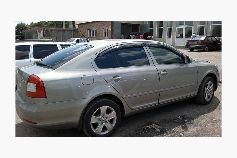 Skoda Octavia II A5 2010–2013 Vetrni deflektorji za okna LiftBack (4 kosi, SIM) Image