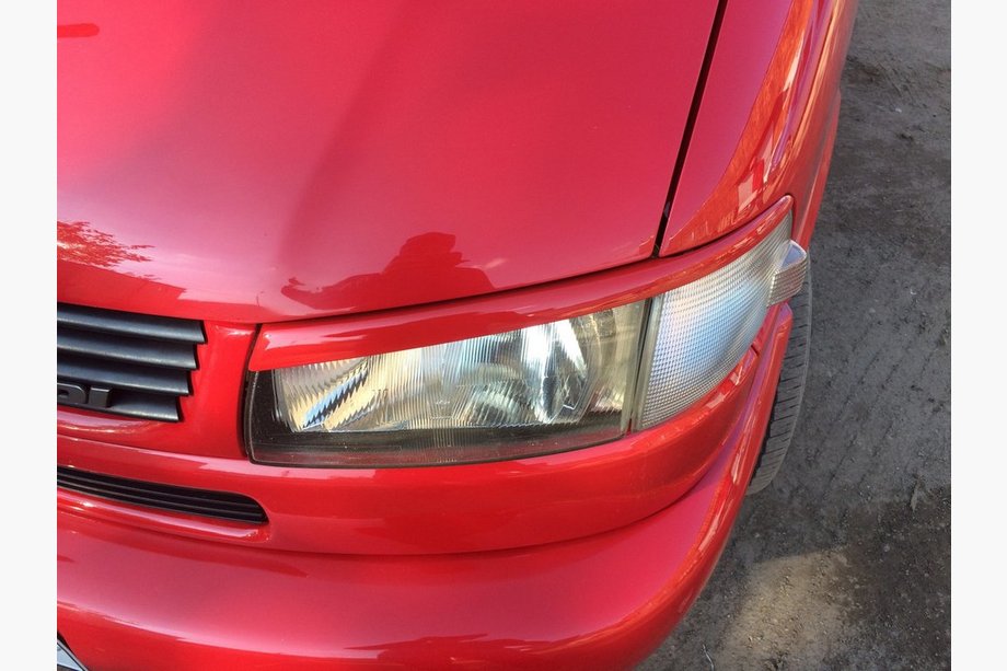 Volkswagen T4 Caravelle/Multivan 1990–2003 Veke za žaromete – poševen pokrov motorja (2 kos) Sijajno črna Image