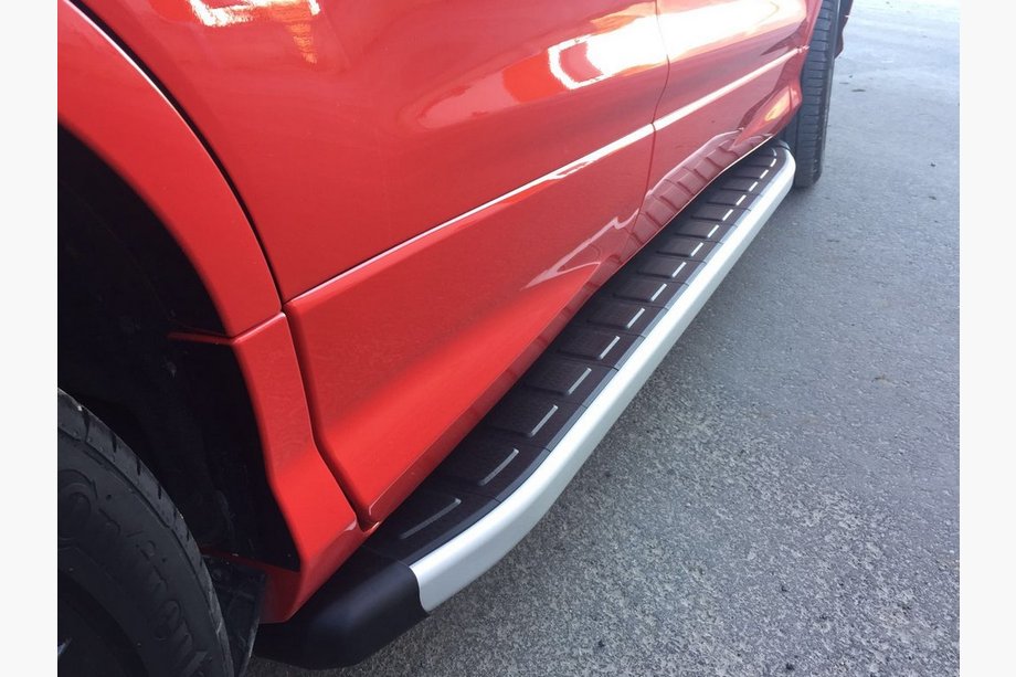 Skoda Karoq 2018– Stranske stopnice Fullmond (2 kos, aluminij) Image