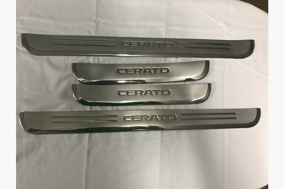 Kia Cerato 1 2004–2009 Zaščitne obloge pragov LIbao (4 kosi) Image