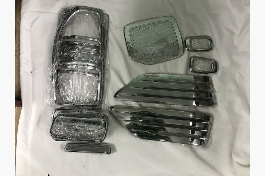 Toyota Land Cruiser 90 Prado 1996–2002 Krom paket (komplet) Image