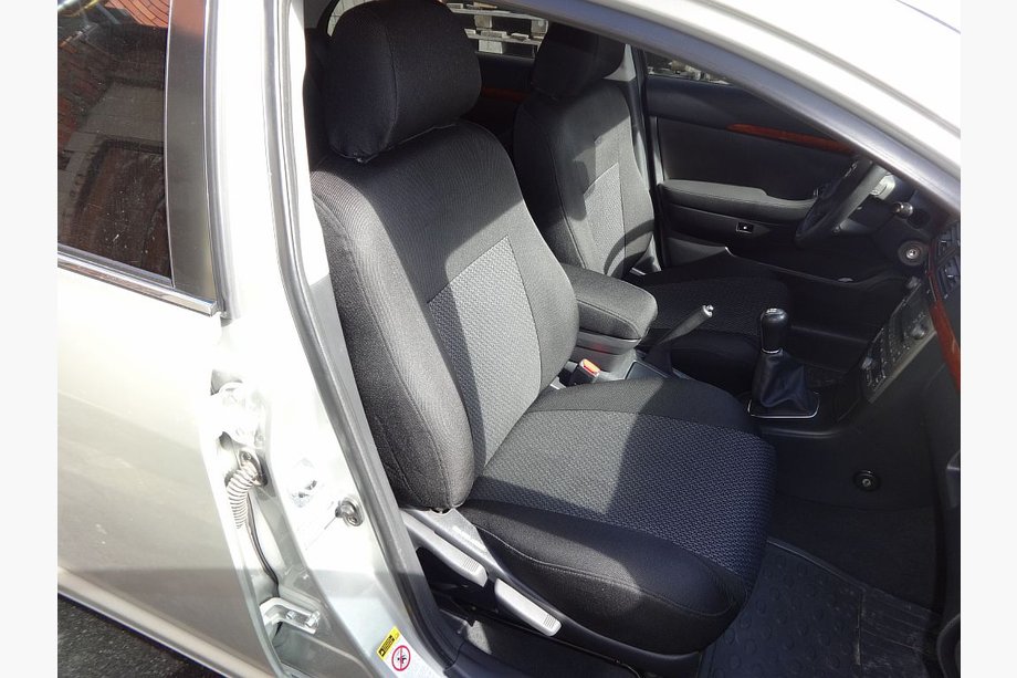 Toyota Avensis 2009–2018 Avtoprevleke za sedeže (tekstilne, Classik) Image