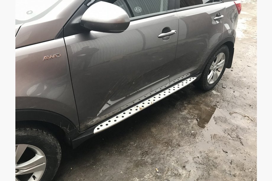 Kia Sportage 2010–2015 Bočni pragovi Niken BMW-style (brez pritrdilnih nosilcev) Image