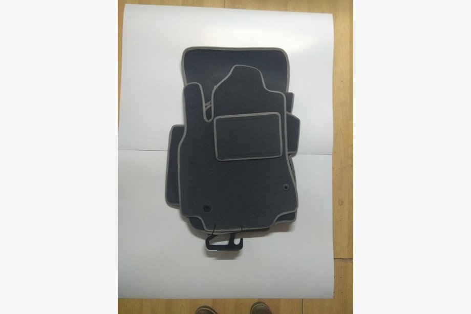Audi Q7 2005–2015 Tekstilne preproge za notranjost (Saek) Fotografija 2