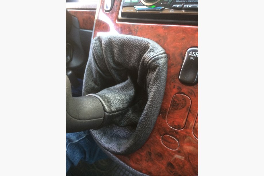 Mercedes Vito W638 1996–2003 ZNIŽANO! Usnjena manšeta prestavne ročice Image