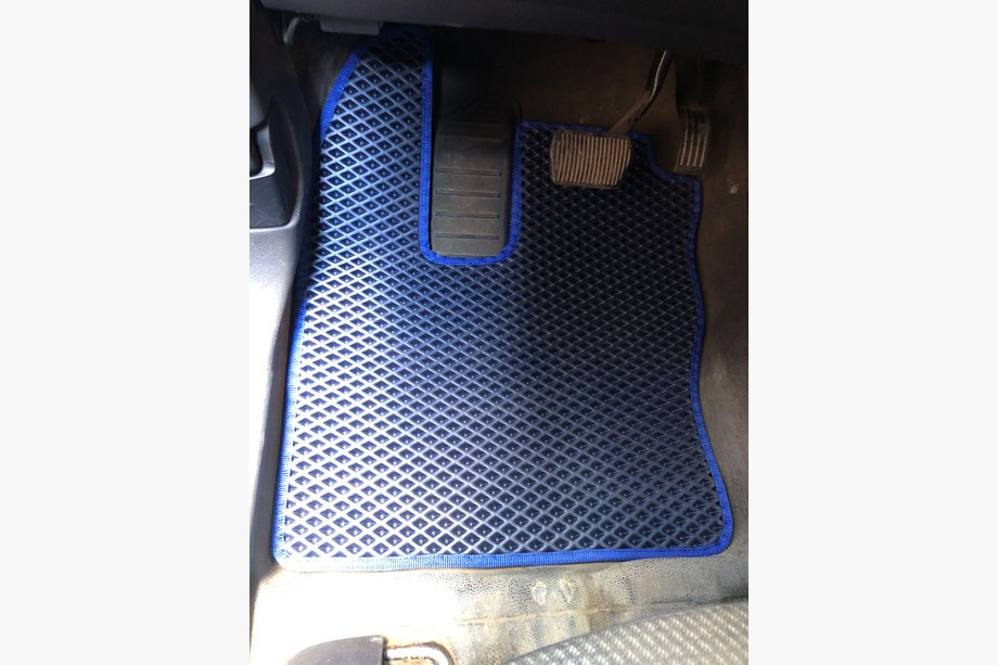 Ford Connect 2014–2021 EVA preproge (samodejni menjalnik, črne) Image