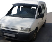 Citroen Jumpy 1996–2007 Vizir na vetrobransko steklo (črn sijaj, 5 mm) fotografija 1