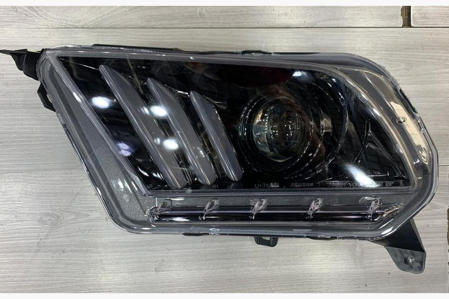 Ford Mustang 2015–2023 Prednji žarometi (2 kosa, 2010-2015) Image