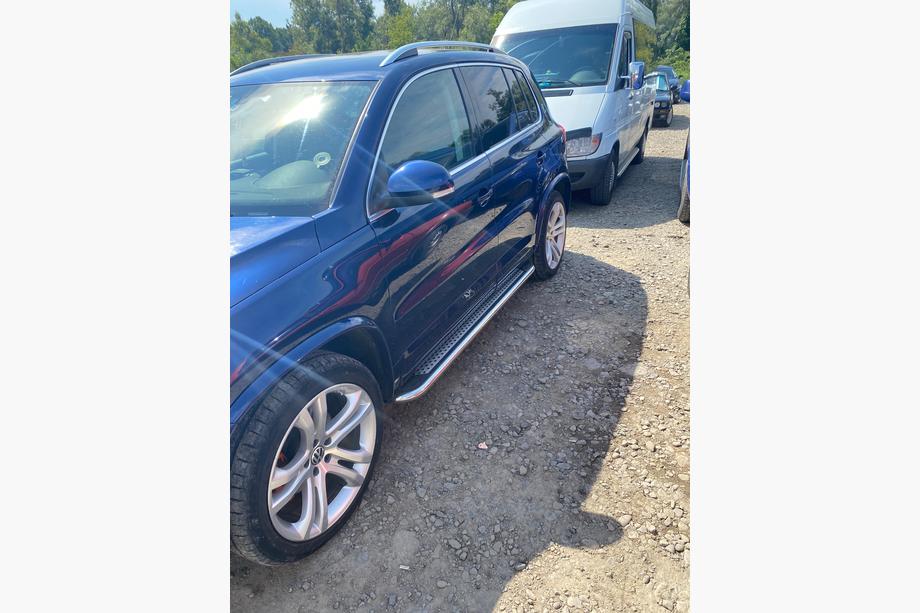 Volkswagen Tiguan 2007–2016 Stranske stopnice Maydos V2 (2 kosa, nerjavno jeklo) Image