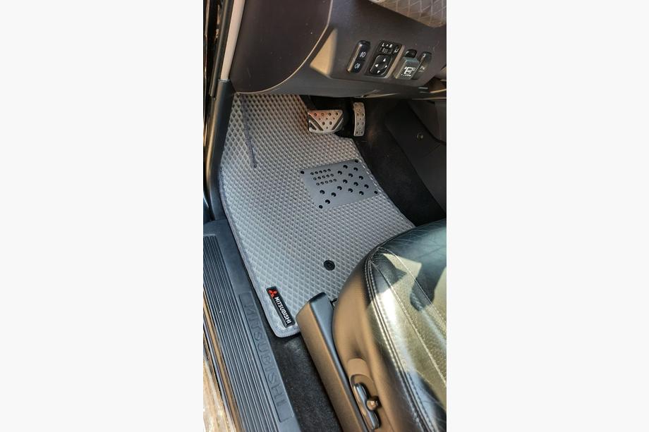Mitsubishi Pajero Wagon IV 2006–2021 EVA avto preproge (sive) Image