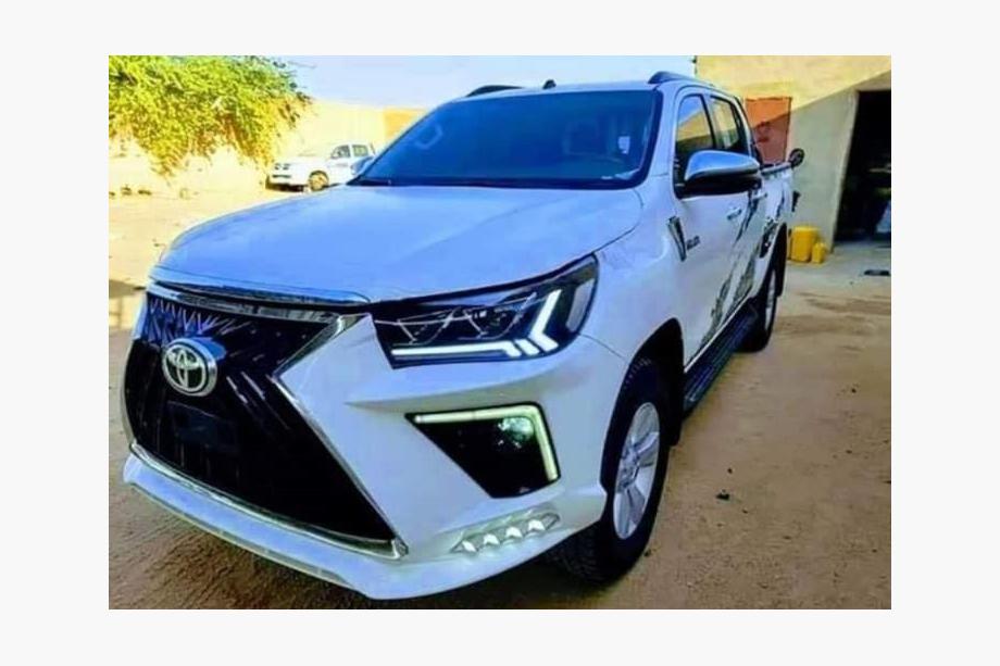 Toyota Hilux 2015– Sprednji odbijač Lexus-design V2 (za 2015-2020) Image