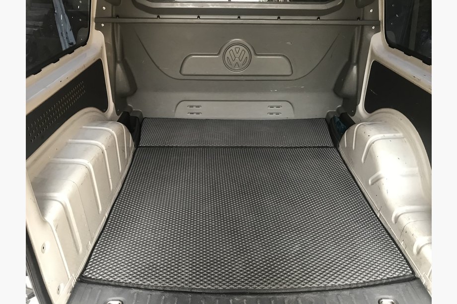 Volkswagen Caddy 2004–2010 EVA preproga prtljažnika V1 MAXI (črna) Image