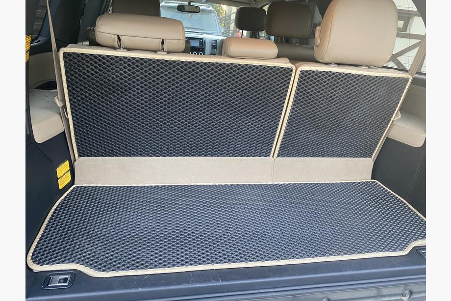 Toyota Sequoia 2007–2022 Preproge za prtljažnik (EVA, črne) Image