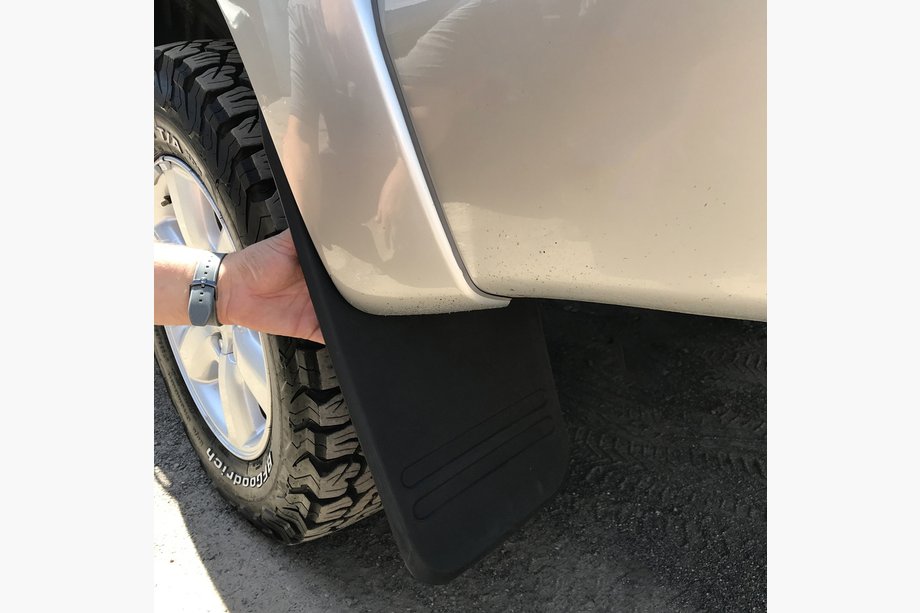 Toyota Hilux 2006–2015 Zadnje dolge blatne zavesice (2 kosa) Image
