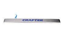 Volkswagen Crafter 2006–2016 Okrasna letev nad registrsko tablico z LED osvetlitvijo (nerjaveče jeklo) Rdeča osvetlitev fotografija 1