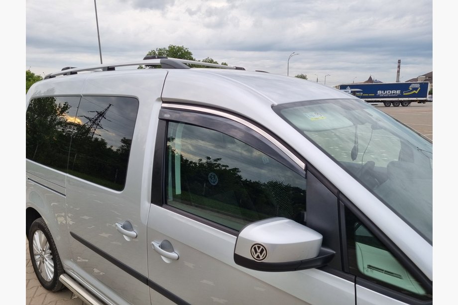 Volkswagen Caddy 2015–2020 Vetrniki z kromiranim trakom (2 kos, Niken) Image