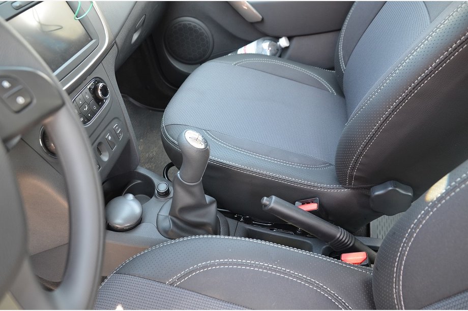 Dacia Sandero 2013–2020 Avto sedežne prevleke SoyuzAuto Premium Image