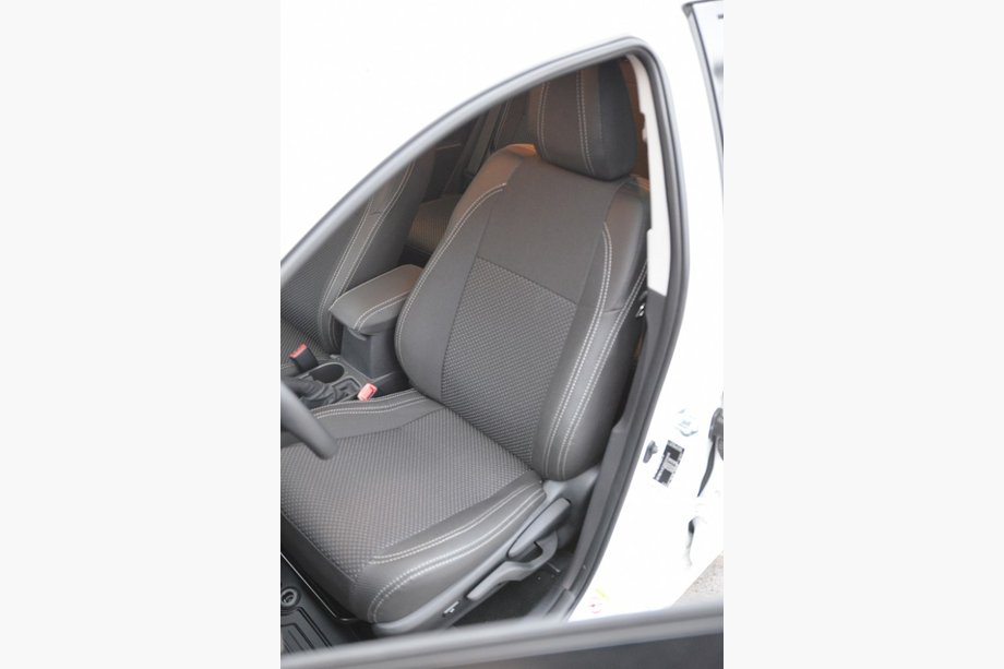 Toyota Auris 2012–2018 Avto sedežne prevleke SoyuzAuto Premium Image